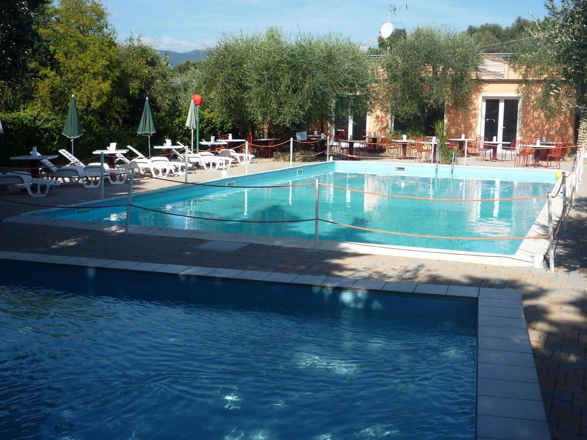 Villaggio Rta Borgoverde Imperia Exterior foto
